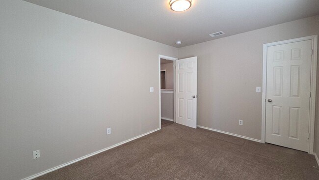 Building Photo - The Hills at Shaenfield 4 Bedroom