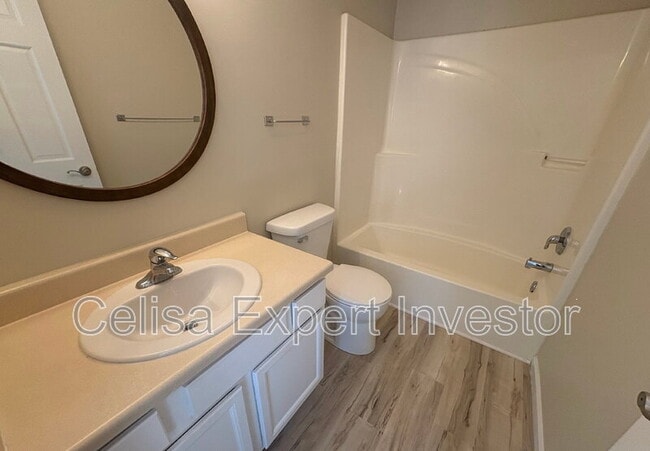 Building Photo - 5330 Myanna Ln