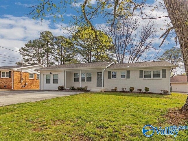Building Photo - 315 Jack Coleman Dr NW