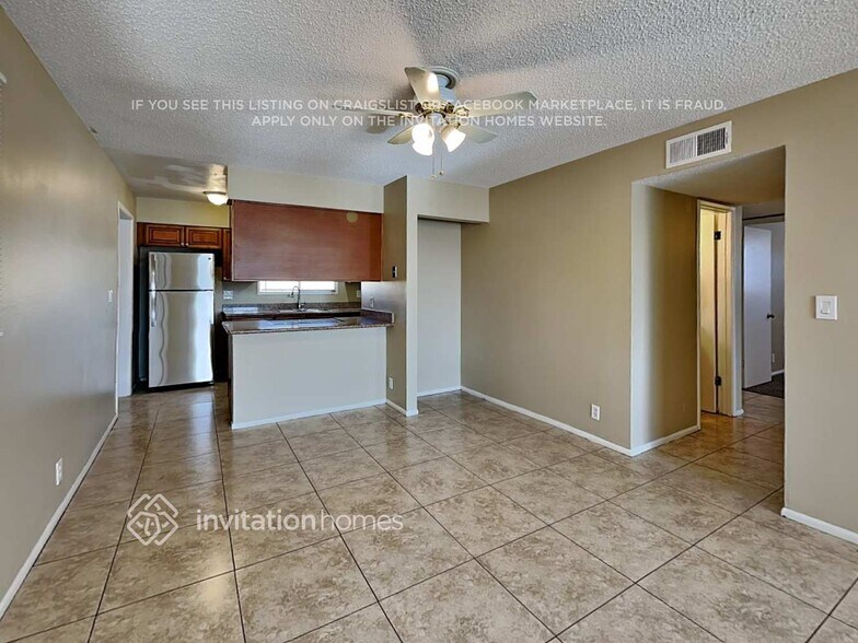 Building Photo - 1319 S Pomeroy