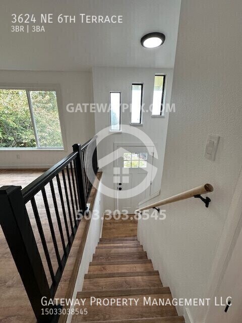 Building Photo - 3624 NE 6th Terrace