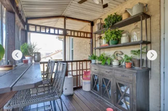 Building Photo - 4 Bedroom with a Hot Tub in the heart of t...