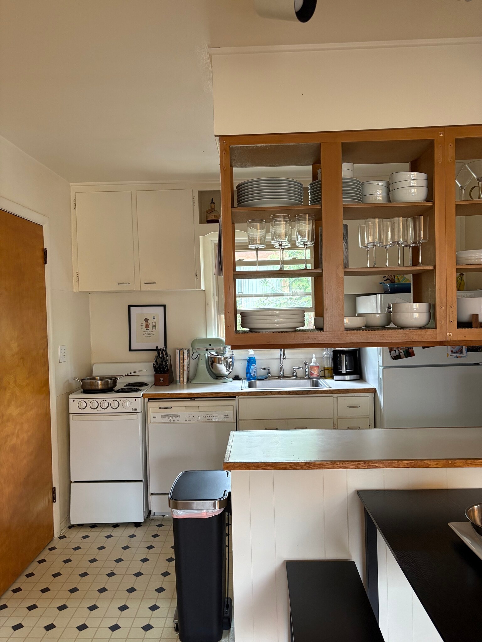 Building Photo - 822 Edgewood Pl