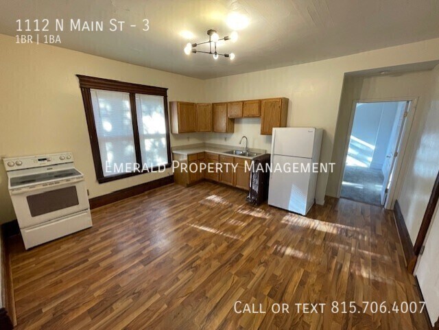 Building Photo - 1112 N Main St