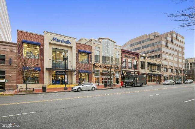 Building Photo - 4515 Willard Ave