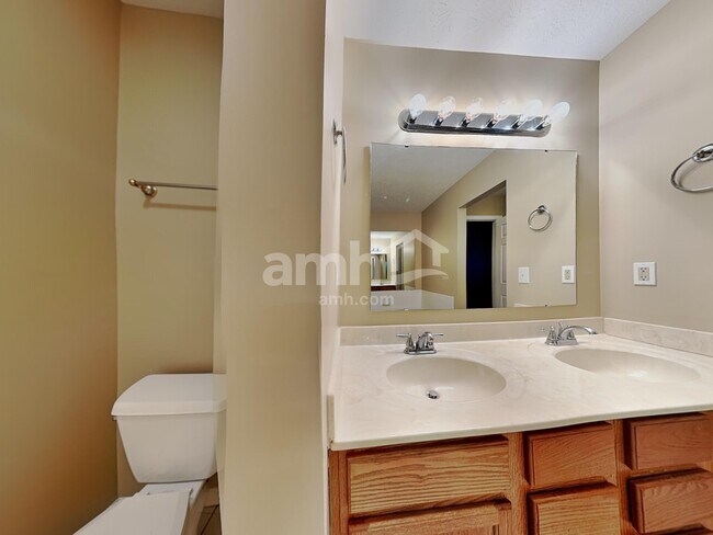 Building Photo - 6527 Sussex Dr