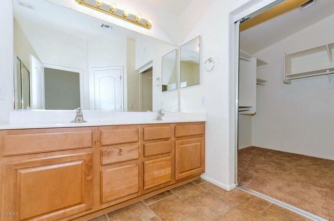 Building Photo - Gorgeous 4 Bed Single Level Norterra Home