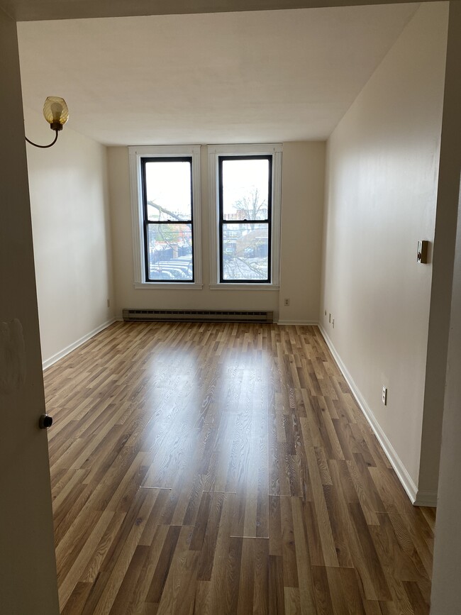 Primary Photo - 141 State St