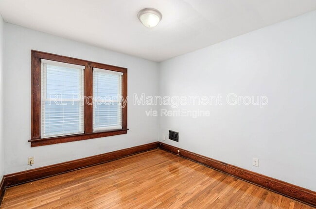 Building Photo - 247 E Jenkins Ave
