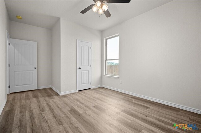 Building Photo - 126 Leon Ln