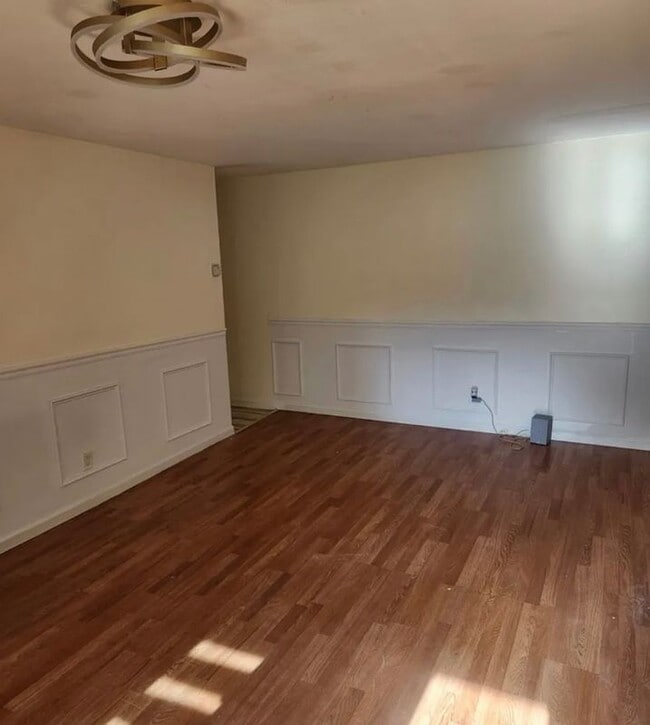 Building Photo - 7A Hemlock Dr