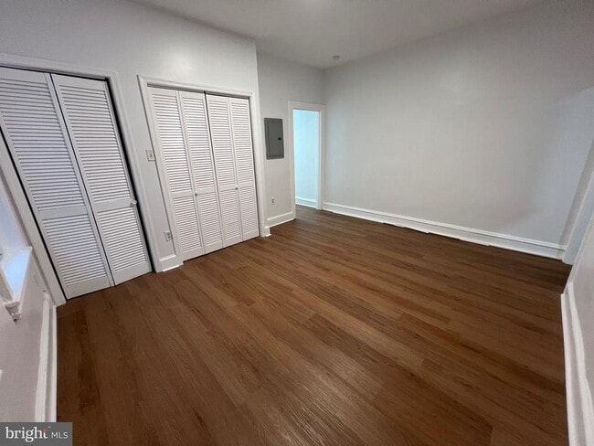 Building Photo - 121 S 55th St