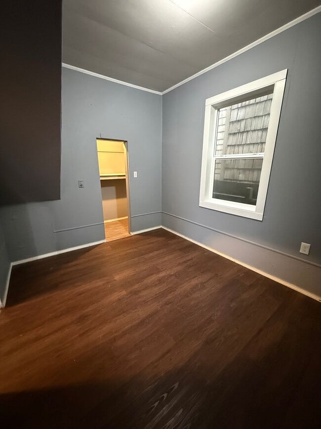 Building Photo - 4bd 1ba Home