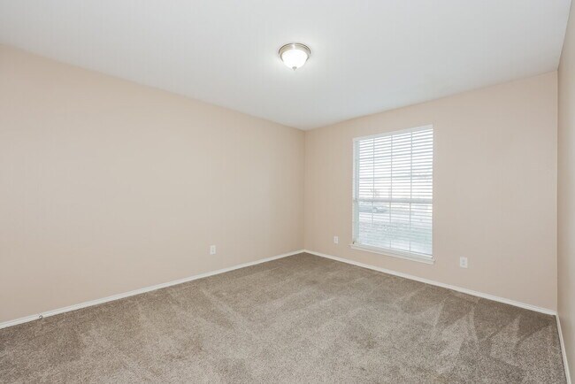 Building Photo - 509 Covent Garden Pl