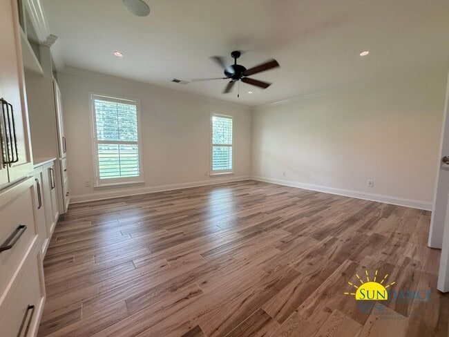 Building Photo - Exquisite Designer Home in Central Fort Walton Beach
