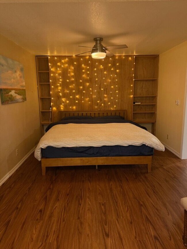 Building Photo - Charming Short Term Craftsman in Sunny Coq...