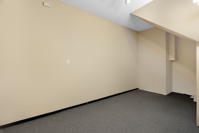 Building Photo - Large Capitol Hill House- Prime Location