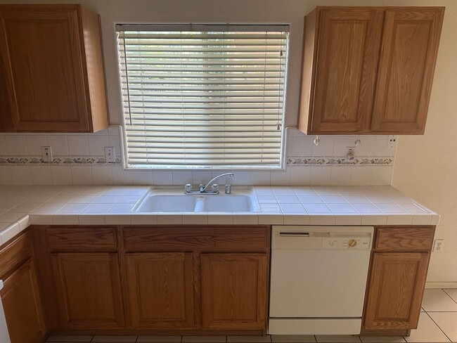 Building Photo - 4018 W Elowin Ct