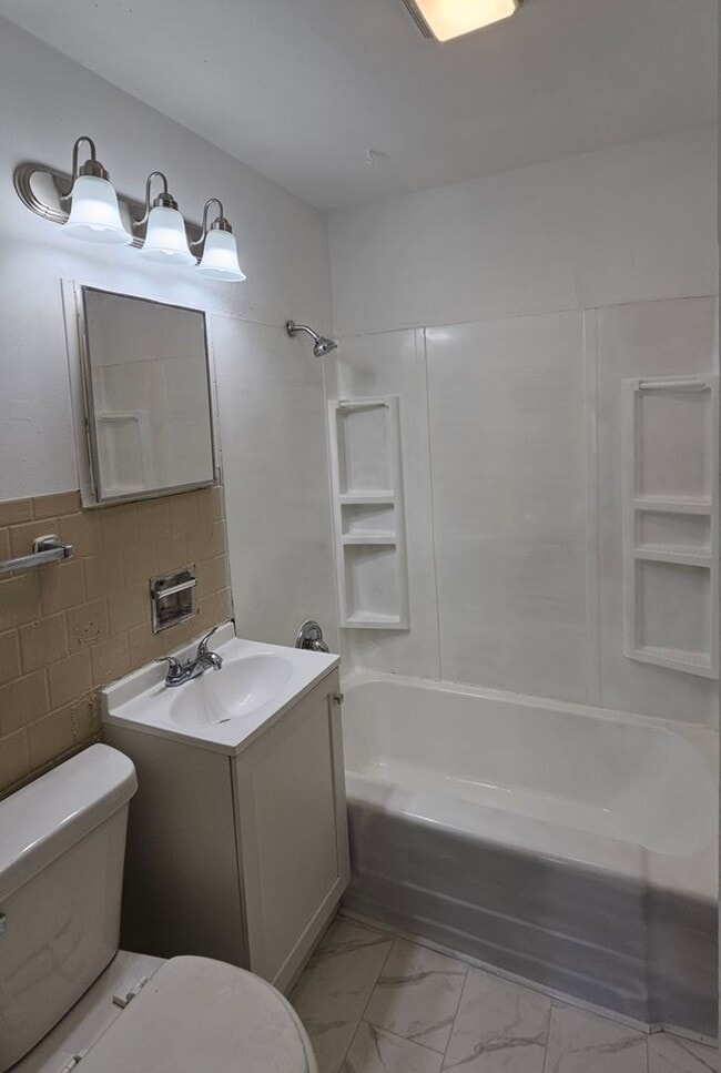 Building Photo - Pending:  Freshly Painted 3-Bedroom, 1-Bathroom Home – $1,350/Month | 1,760 Sq. Ft. | Accepting S...