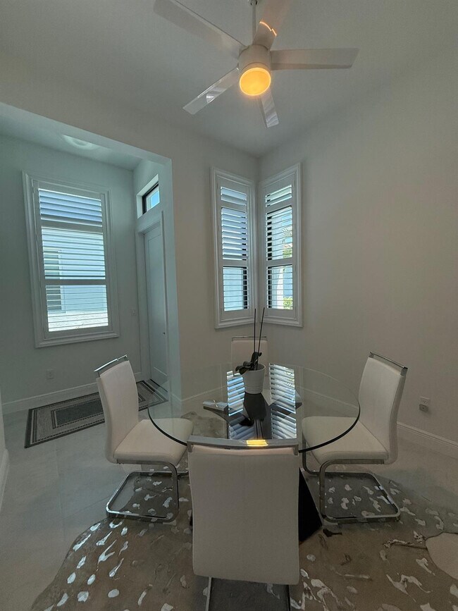 Building Photo - 187 SE Via Sangro