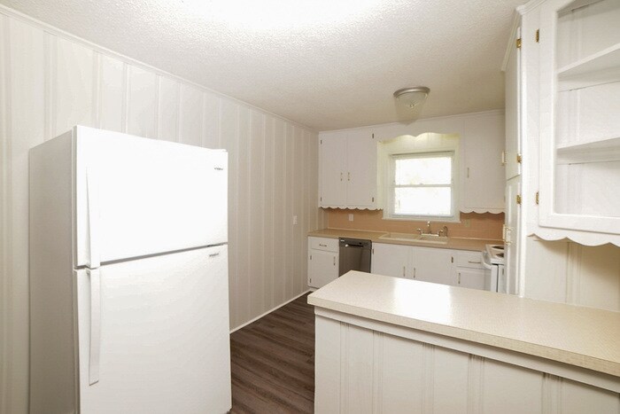 Building Photo - 221 Norman Rd