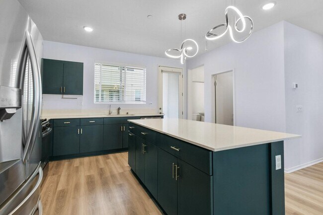 Building Photo - 5224 Beachfront Cove St
