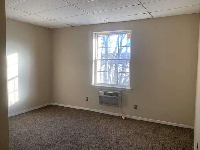 Building Photo - 33-37 W Main St (Courtside Building)