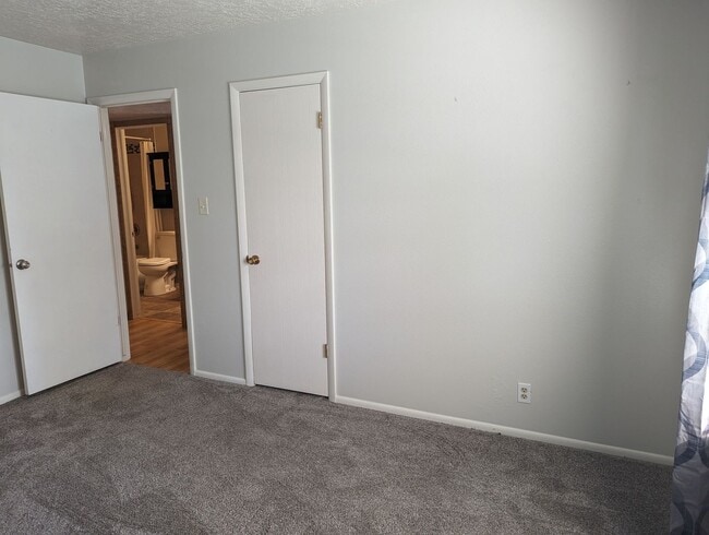 Building Photo - 3 Bedroom on the north side of Twin Falls