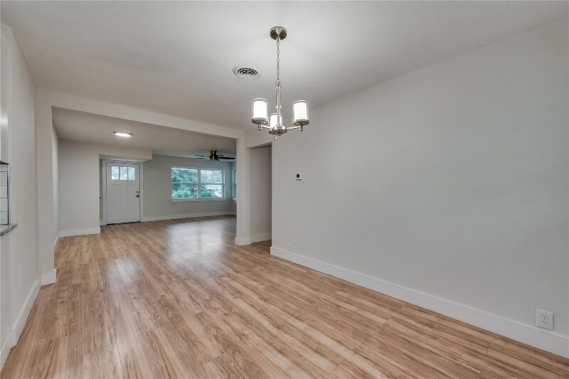 Building Photo - 1506 Hillcrest Dr