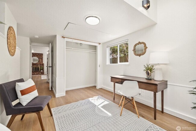 Building Photo - 4Bd/1.75Ba Seattle House