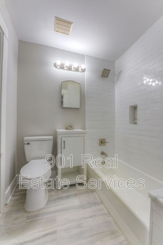 Building Photo - 498 Lundee St