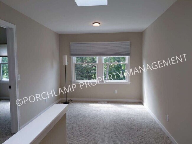 Building Photo - 1034 Arlington Ave