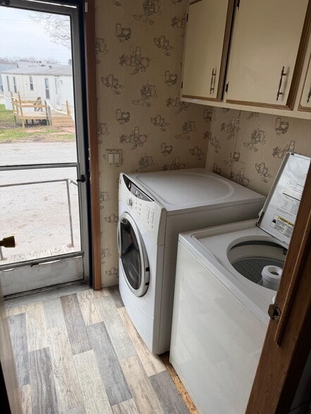 Building Photo - 905 W 37th Ave