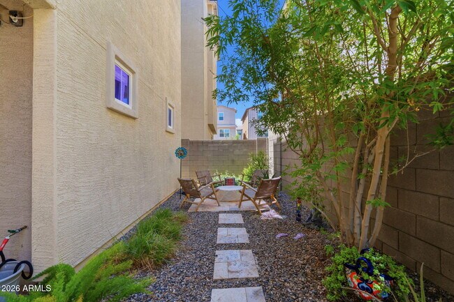 Building Photo - 674 W Flintlock Way