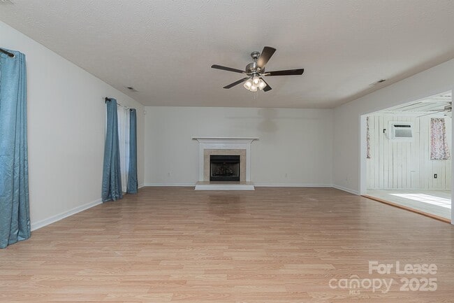 Building Photo - 110 Mendover Dr