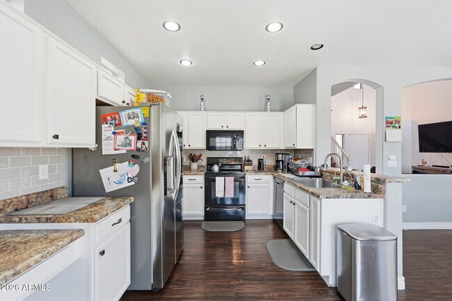 Building Photo - 2033 N 107th Dr