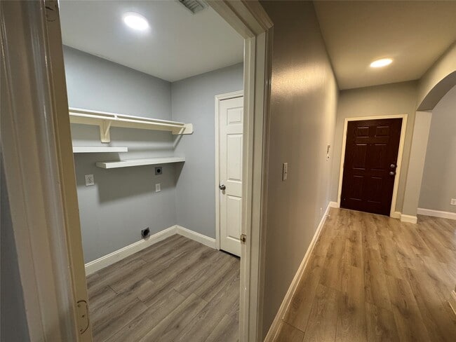 Building Photo - 1403 Waterside Village Drive