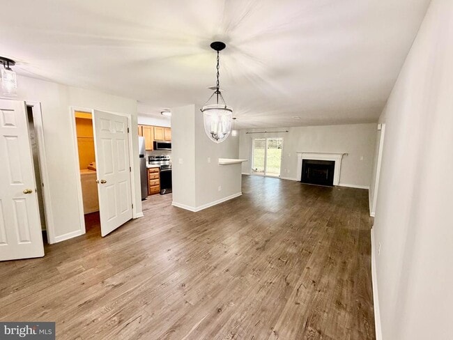 Building Photo - 214 Fernwood Pl