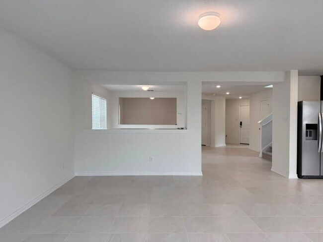 Building Photo - 7919 Mariposa Mnr