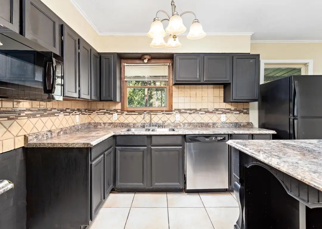 Building Photo - 5470 Spencer Dr