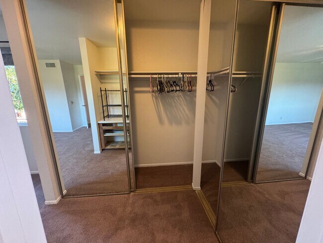 Building Photo - 5784 Brandywine Ct