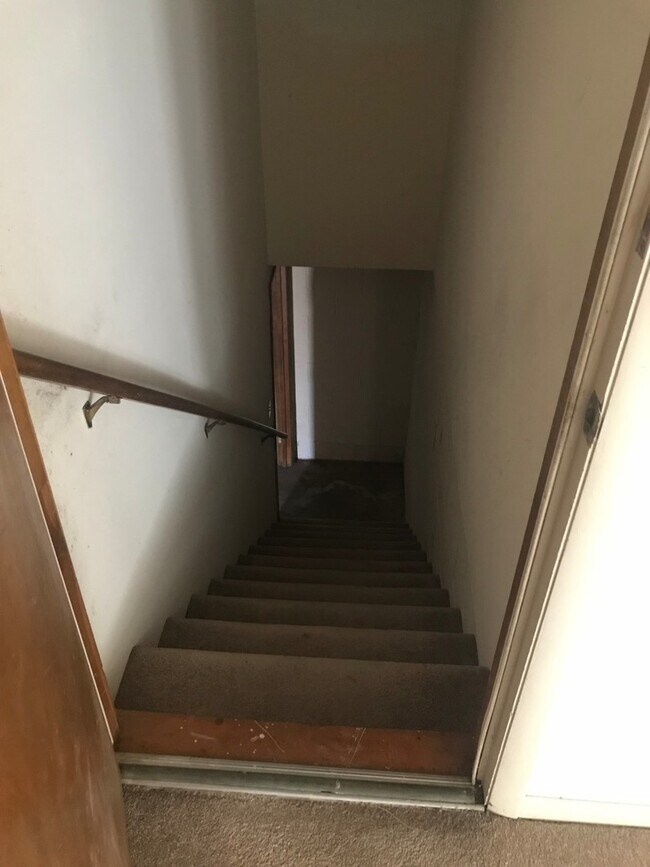 Building Photo - 4612 N Cypress St