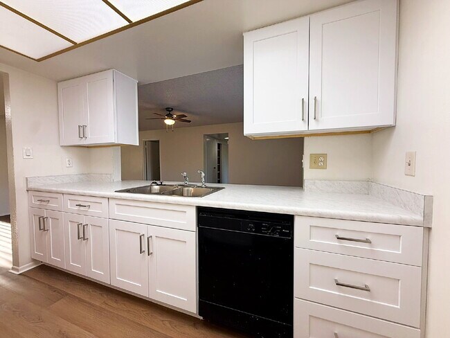 Building Photo - Spacious North Phoenix Home on Large Lot – Move-In Ready!