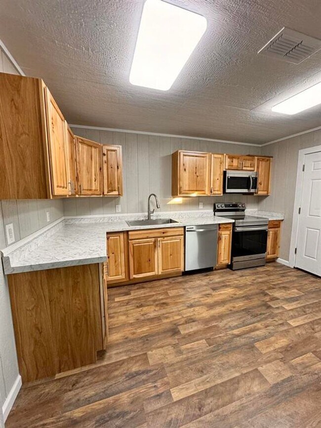 Building Photo - Newly Remodeled 4/2 Home in Atlanta, Texas
