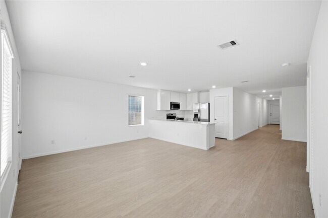 Building Photo - 25585 Rose Creek Dr