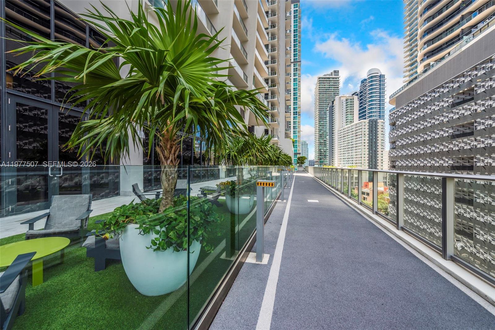 Building Photo - 1010 Brickell Ave