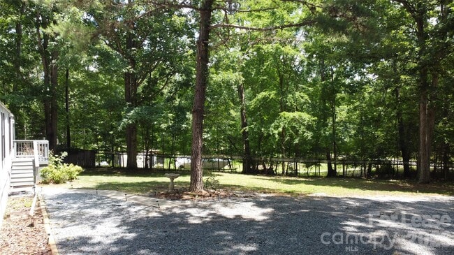 Building Photo - 4120 Glenola Dr