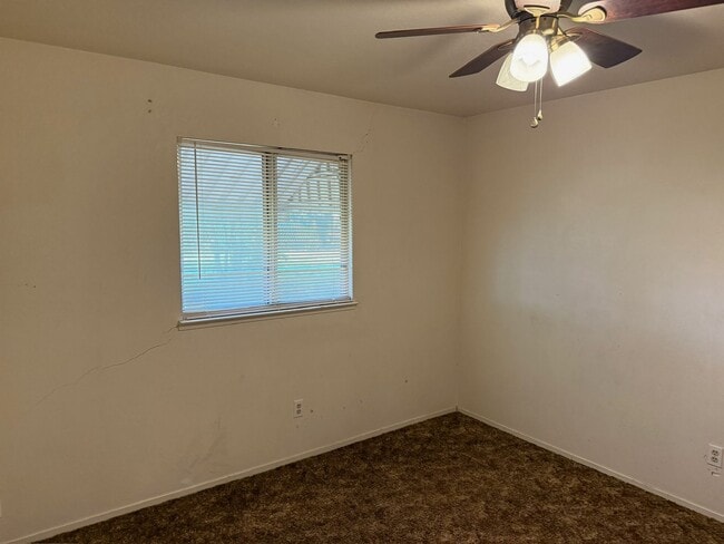 Building Photo - 4833 E Main St