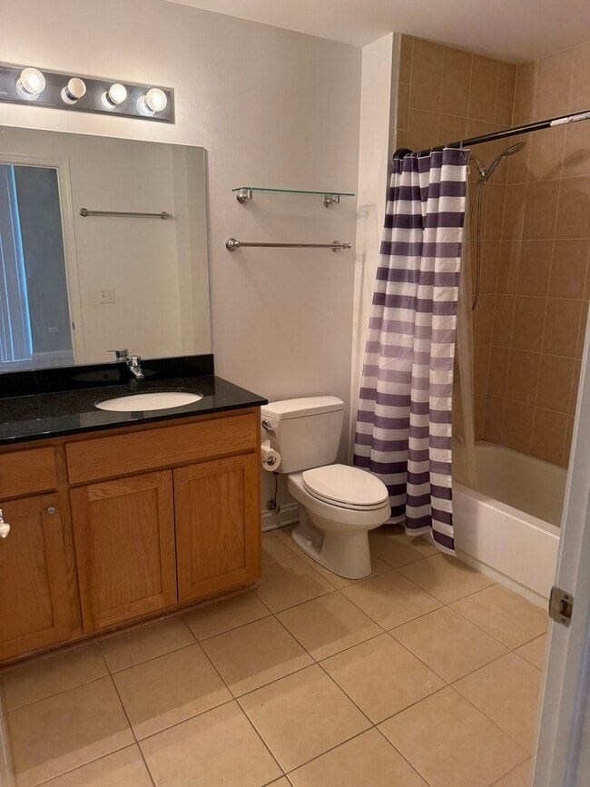 Building Photo - 2035 S Indiana Ave