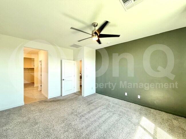 Building Photo - 9009 W Agora Ln